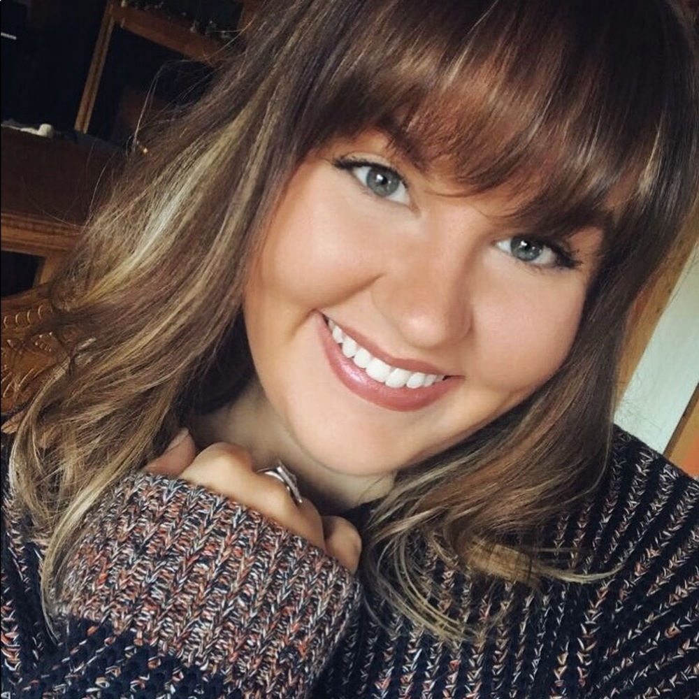 Meet your Posher, Emily